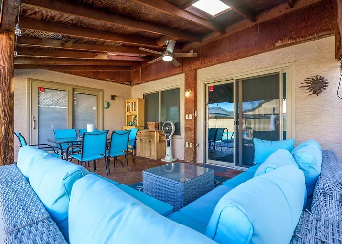 Holiday home Amazing Pool Backyard Oasis 3-bedroom Getaway *