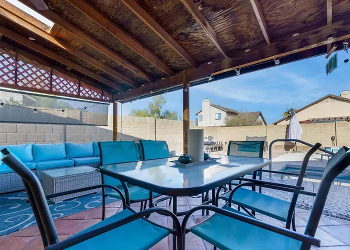 Amazing Pool Backyard Oasis 3-bedroom Getaway *